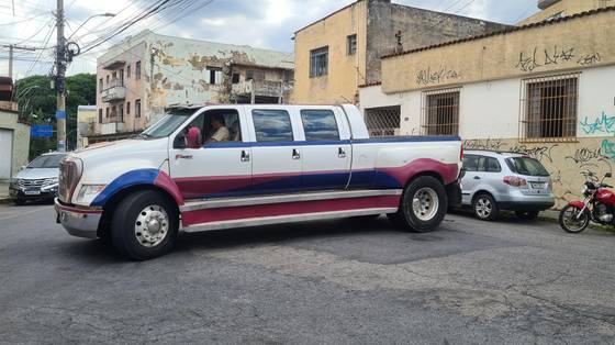 FORD F-MAXX 5.9 I6 DIESEL TROPICAL 6P AUTOMÁTICO